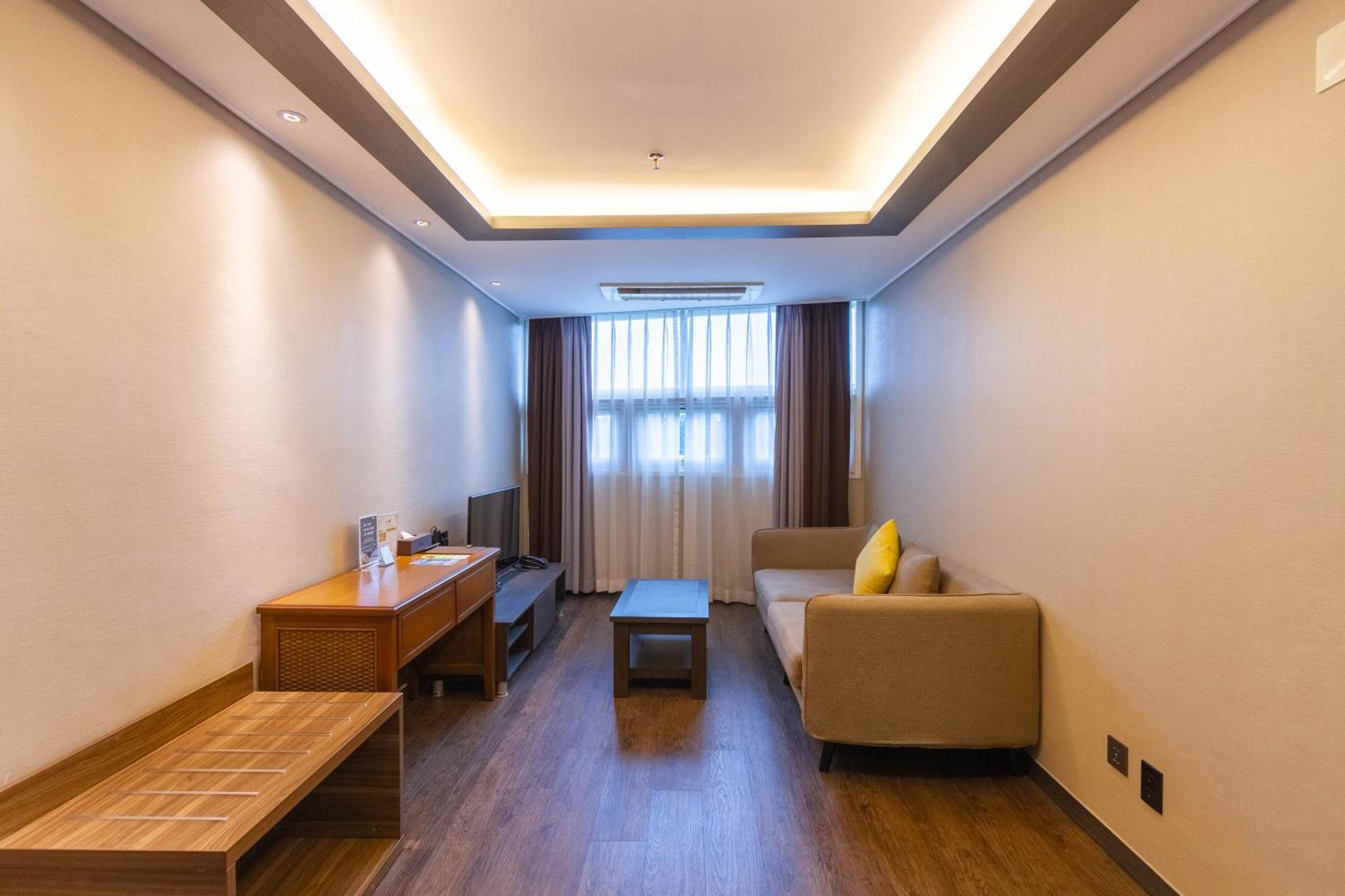 ซีเนีย โฮเทล คล้าร์ก Hotel Clark Field ภายนอก รูปภาพ