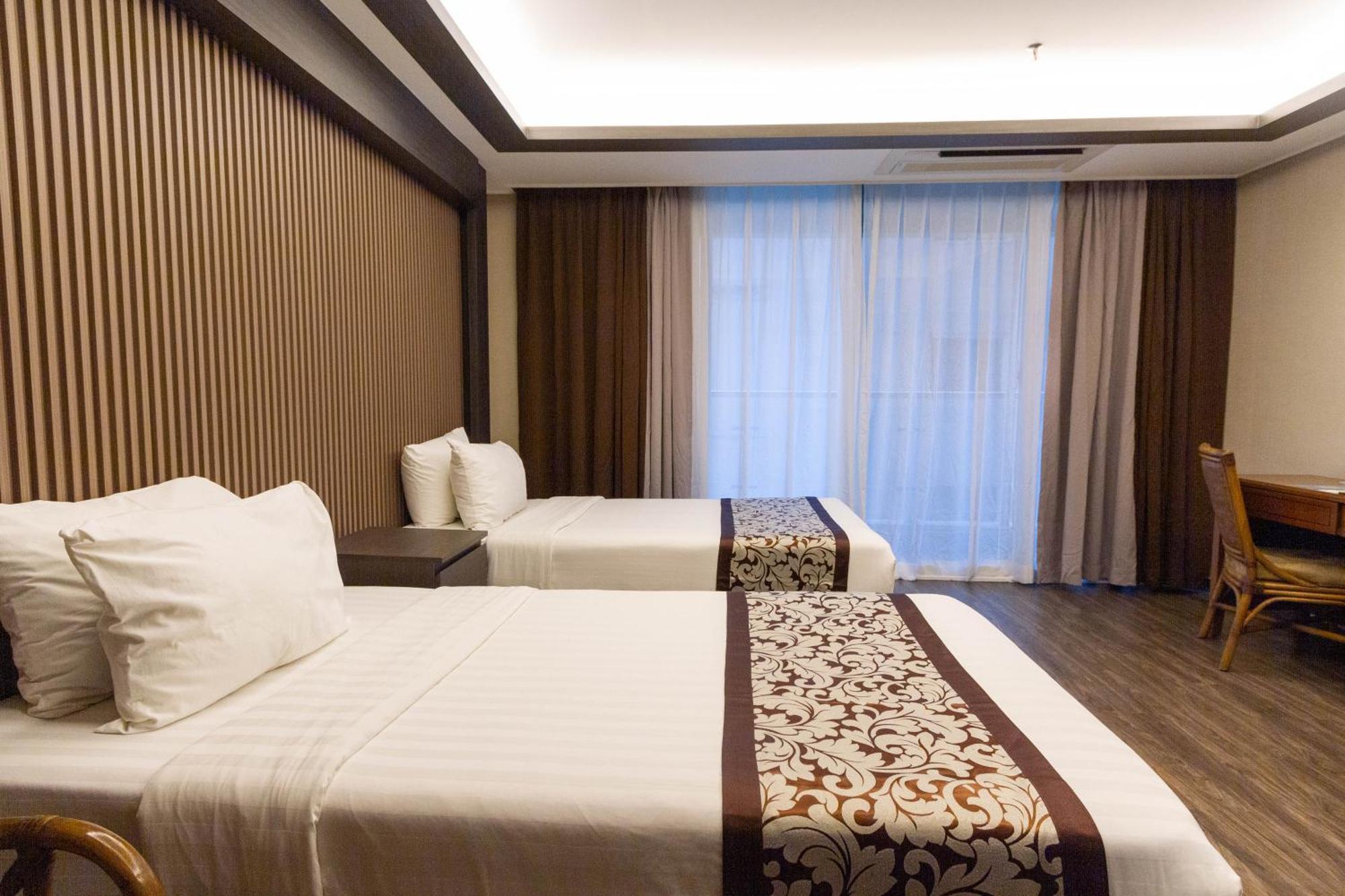 ซีเนีย โฮเทล คล้าร์ก Hotel Clark Field ภายนอก รูปภาพ