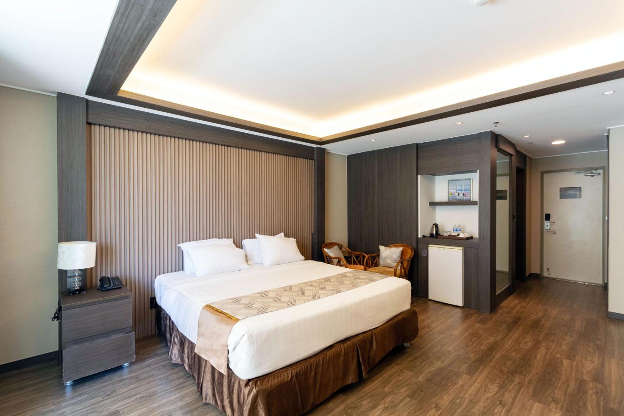 ซีเนีย โฮเทล คล้าร์ก Hotel Clark Field ภายนอก รูปภาพ