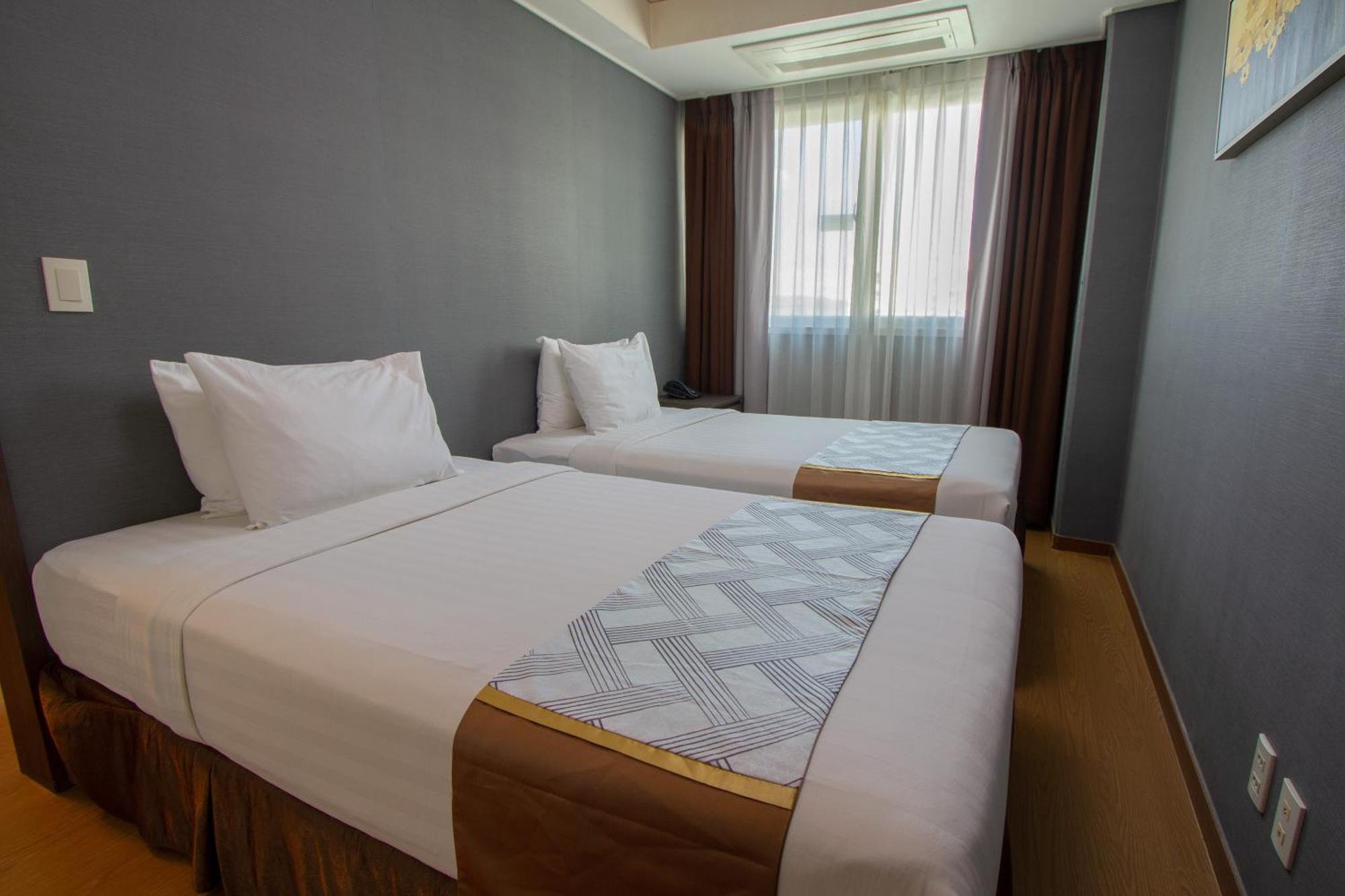 ซีเนีย โฮเทล คล้าร์ก Hotel Clark Field ภายนอก รูปภาพ