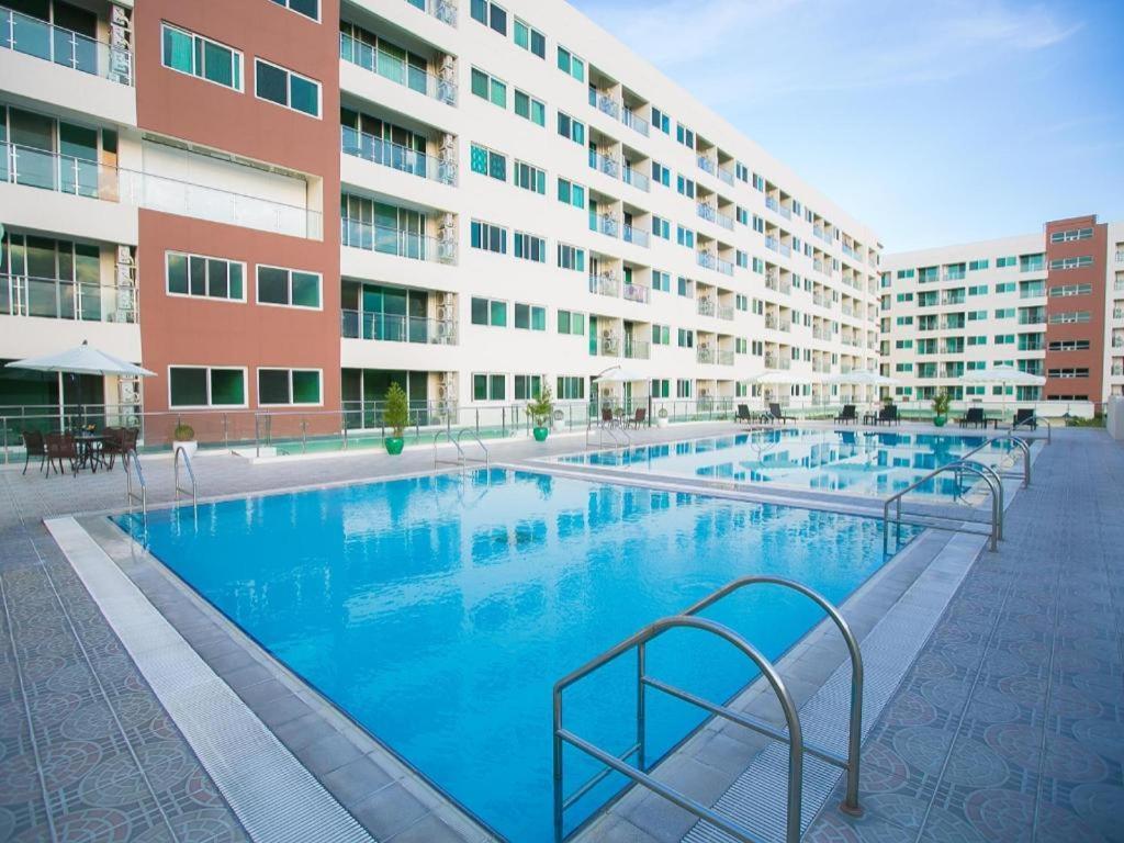 ซีเนีย โฮเทล คล้าร์ก Hotel Clark Field ภายนอก รูปภาพ