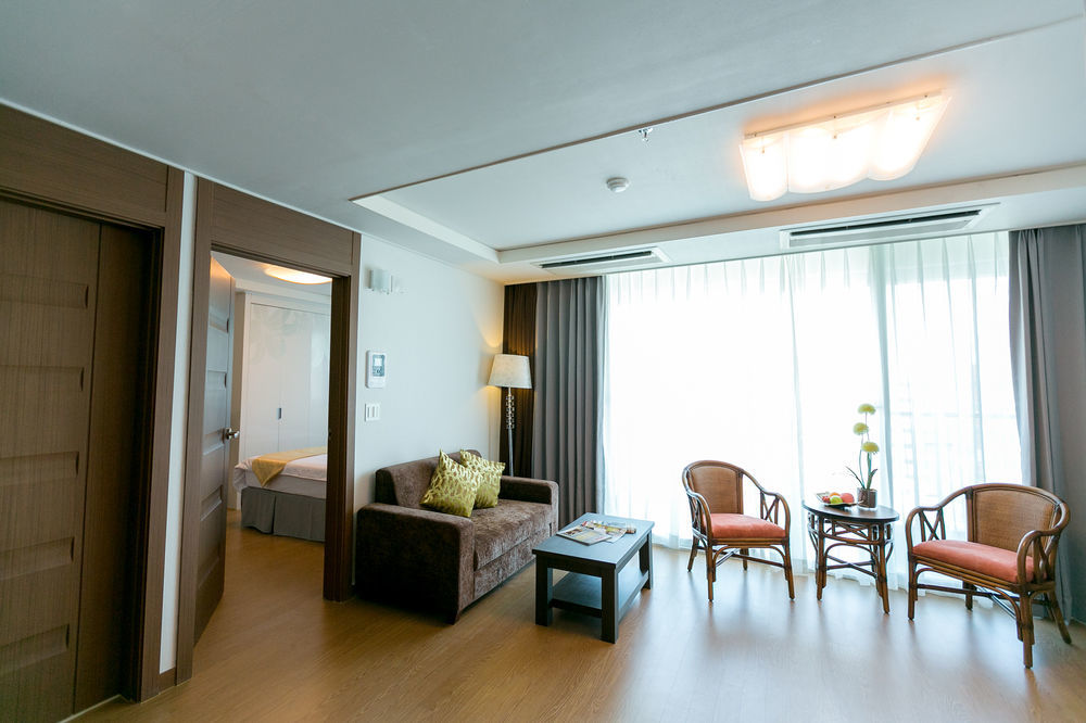 ซีเนีย โฮเทล คล้าร์ก Hotel Clark Field ภายนอก รูปภาพ