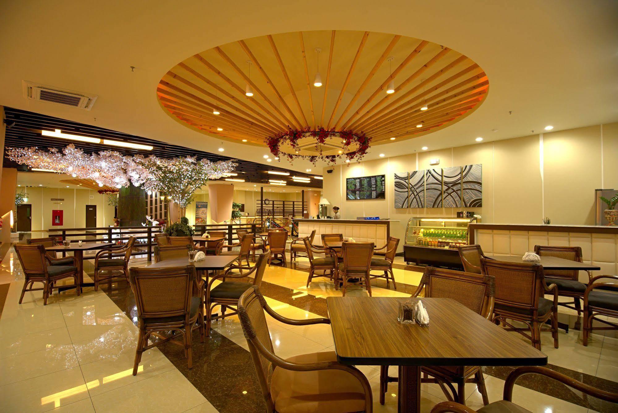 ซีเนีย โฮเทล คล้าร์ก Hotel Clark Field ภายนอก รูปภาพ