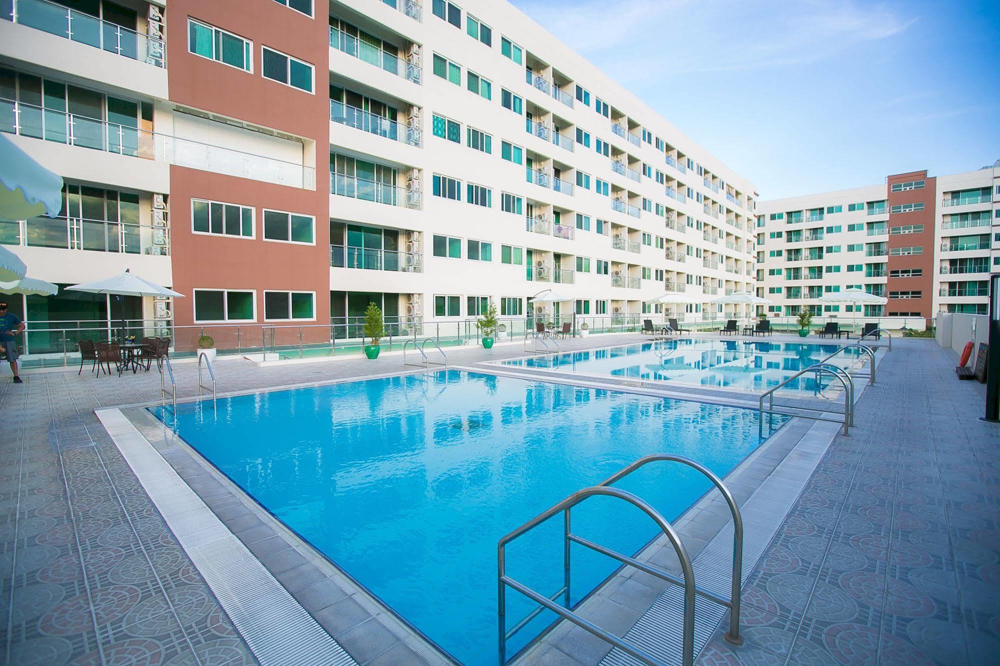 ซีเนีย โฮเทล คล้าร์ก Hotel Clark Field ภายนอก รูปภาพ