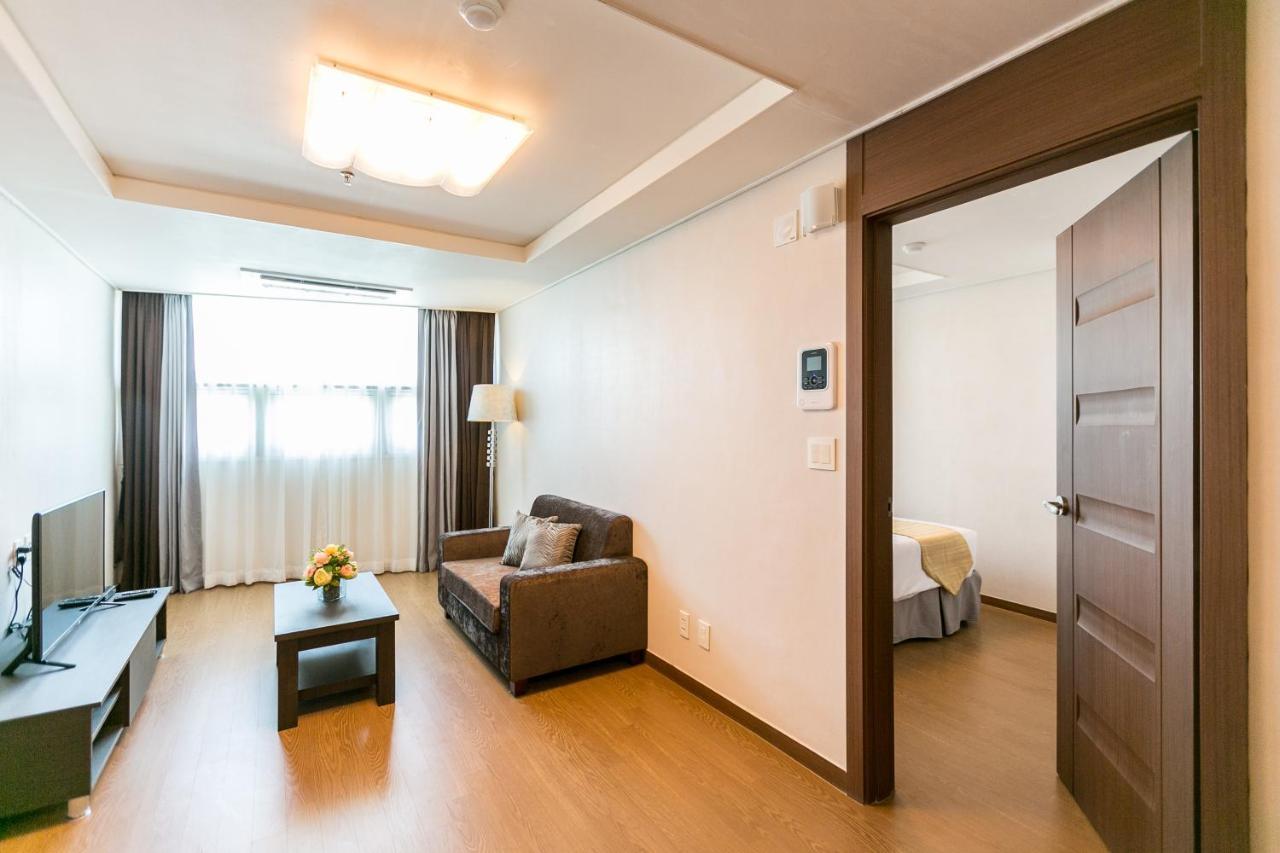 ซีเนีย โฮเทล คล้าร์ก Hotel Clark Field ภายนอก รูปภาพ